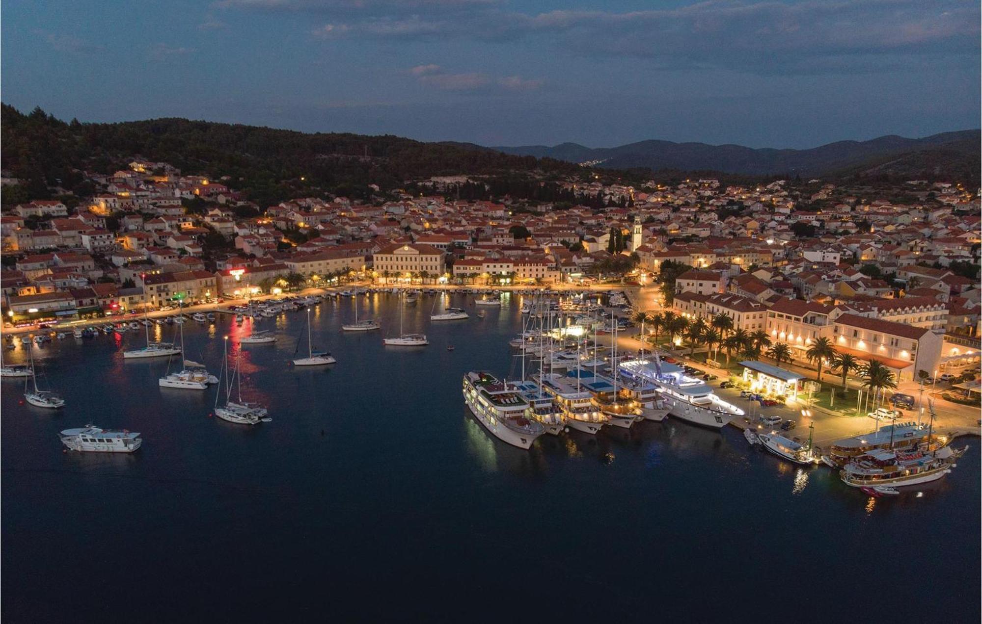 Beautiful Apartment In Vela Luka With Wifi المظهر الخارجي الصورة